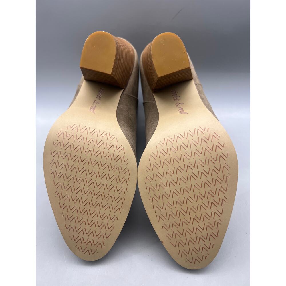 Violet & Red Jackson Laser Cut Booties Taupe Size 6 NWOB - Picture 5 of 8